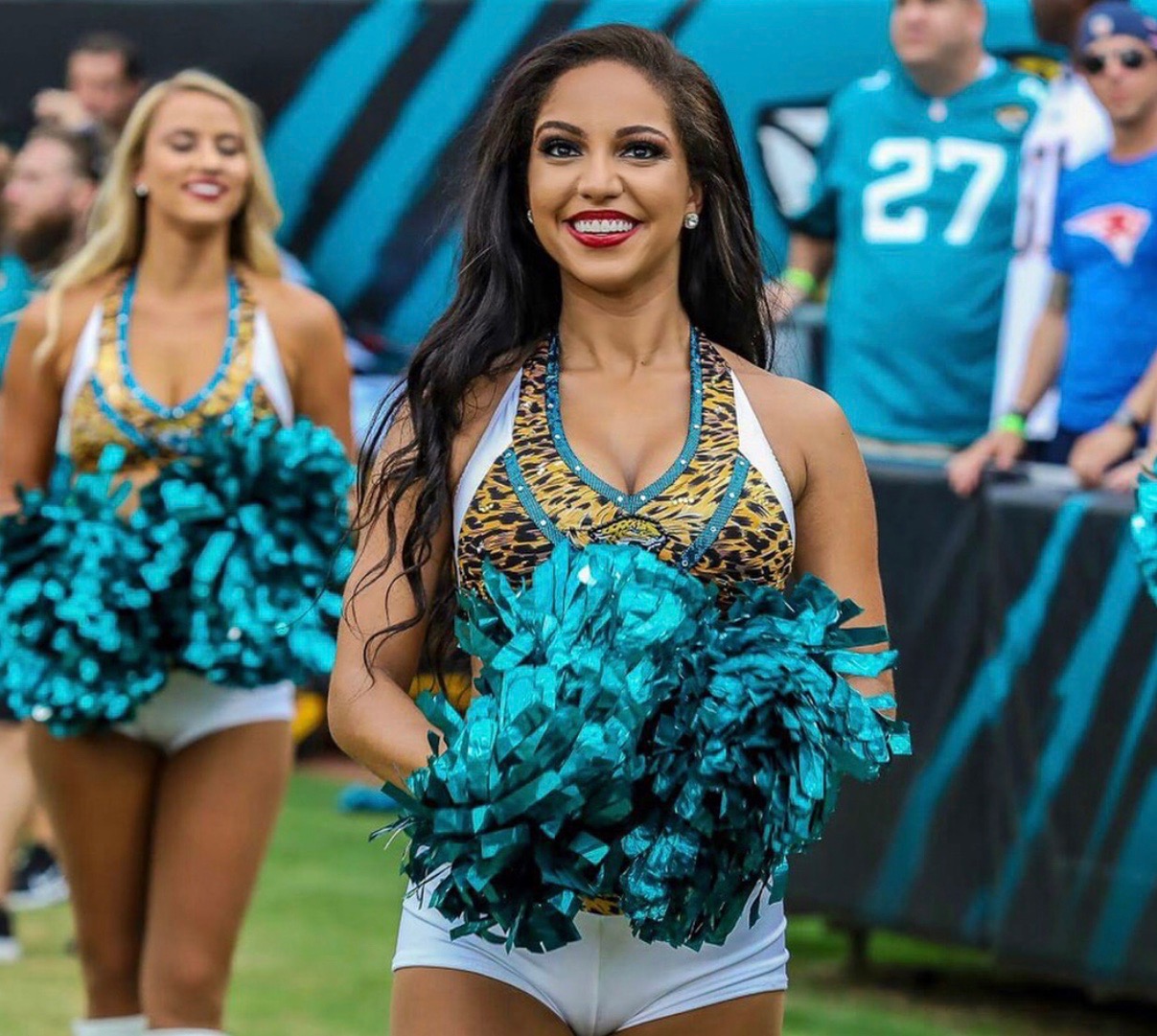 The Jacksonville Jaguars' cheerleaders bungee jump off the top of