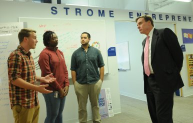 Senator Warner at Strome Entrepreneurial Center