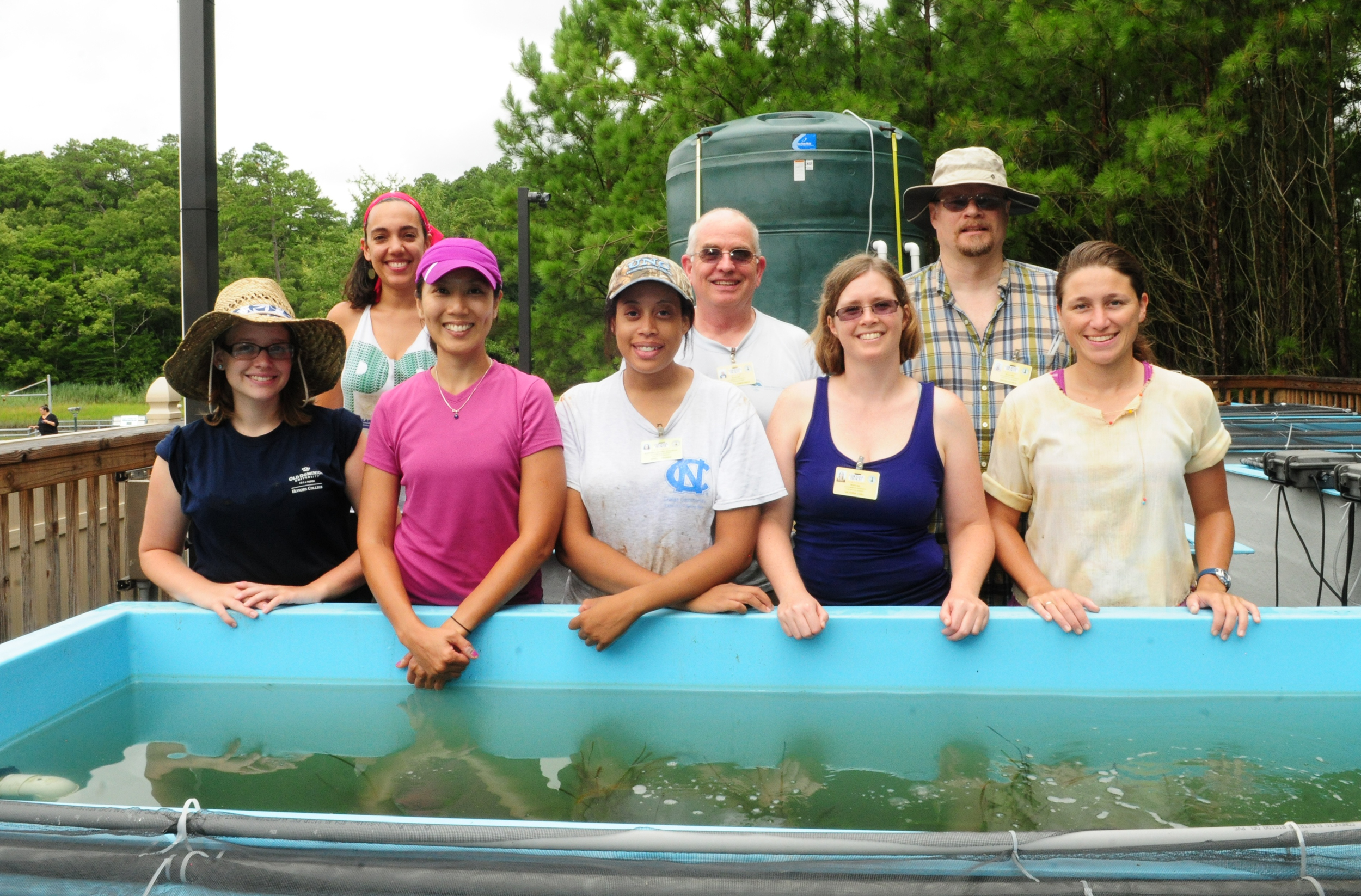 photo of research team at ODU's and Virginia Aquarium's aqua-farm