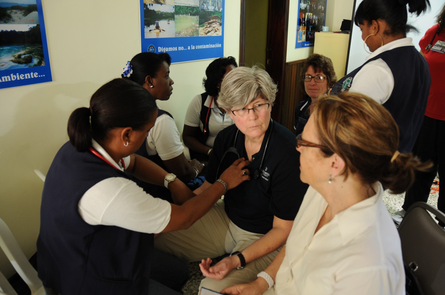 Photo of ODU nursing students and faculty in Dominican Republic