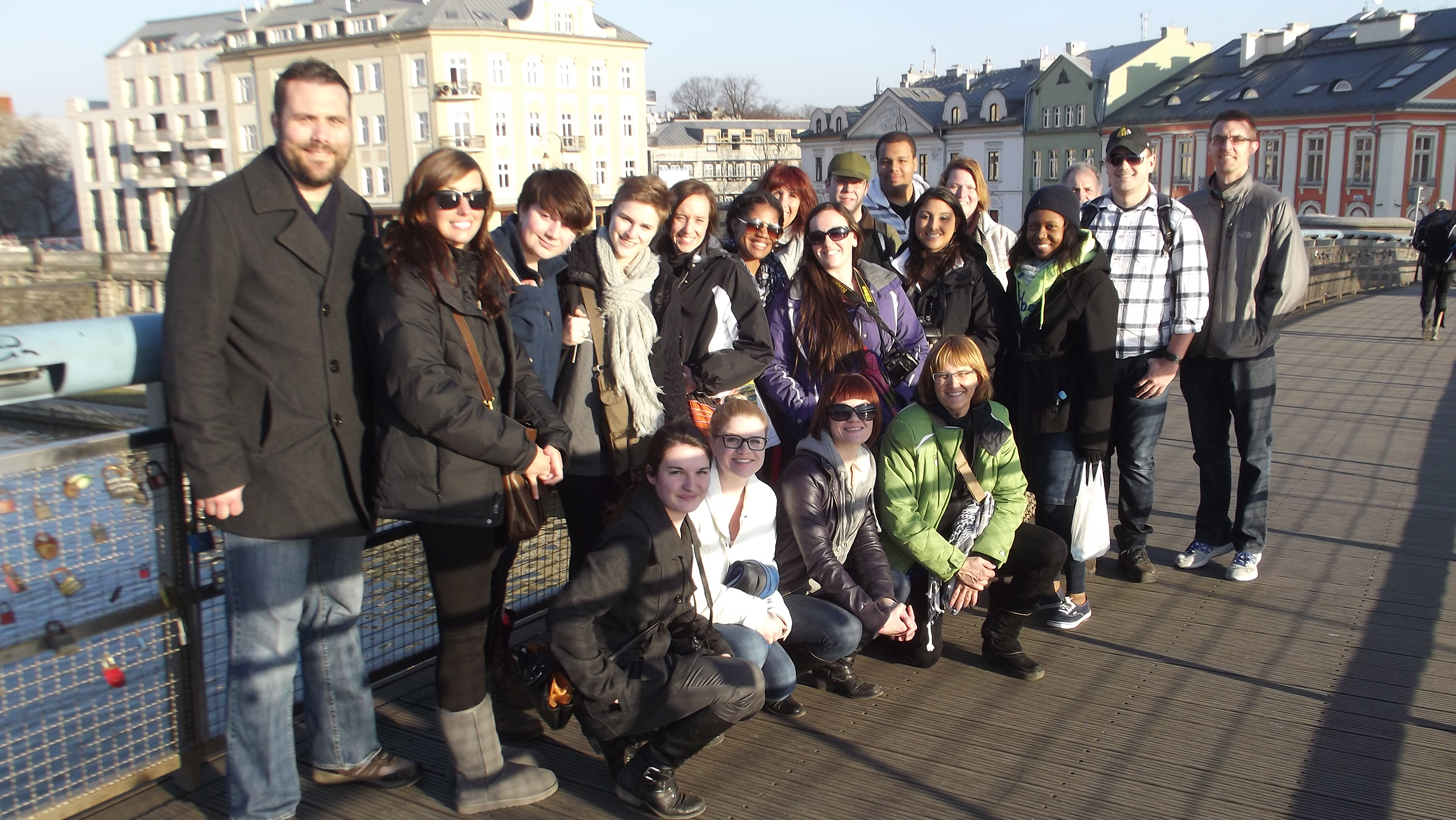 Group photo of 'Paris/Auschwitz' study abroad class
