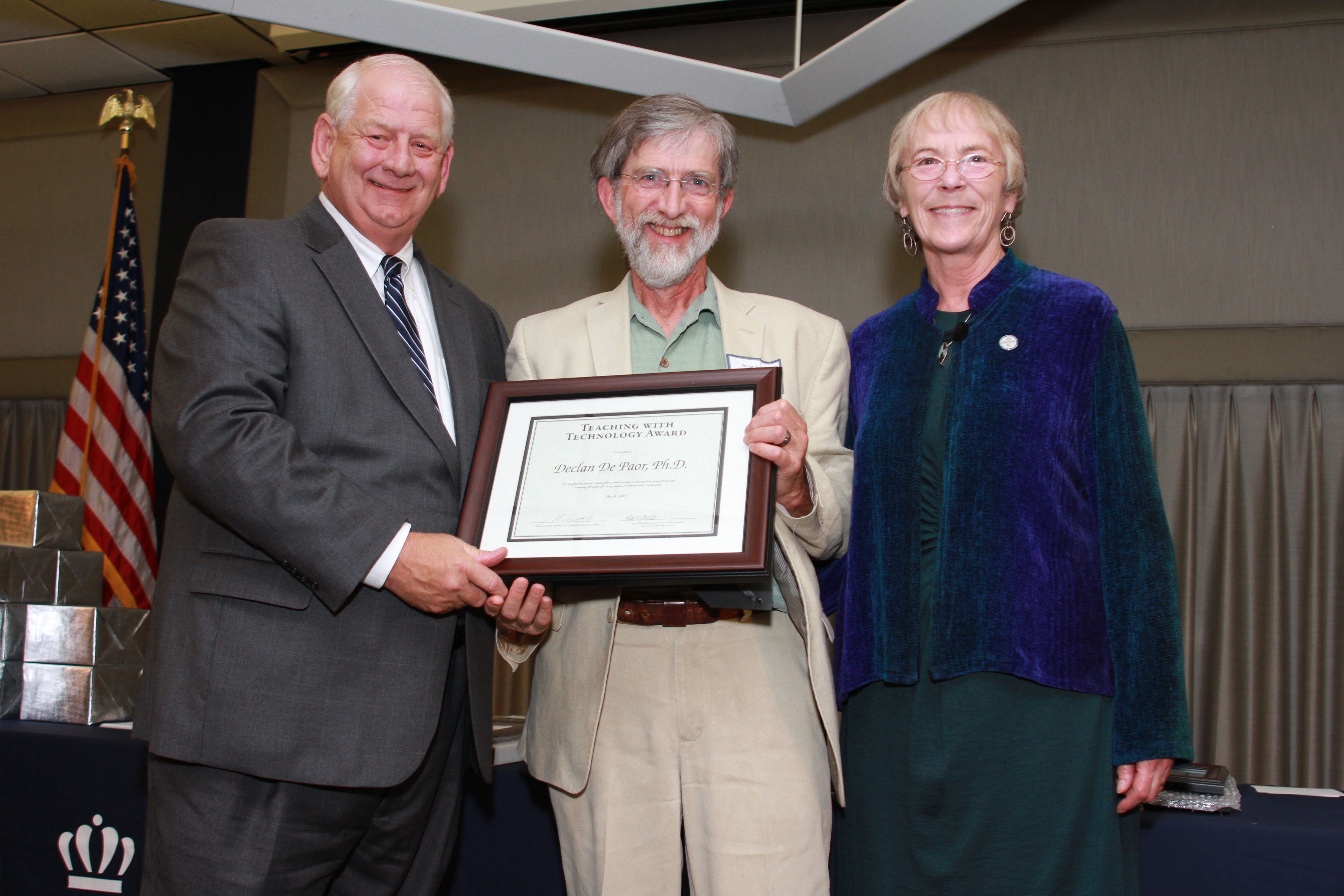 Photo of Declan De Paor receiving faculty award