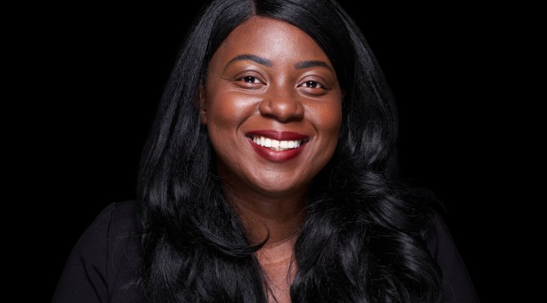 Headshot of a woman.