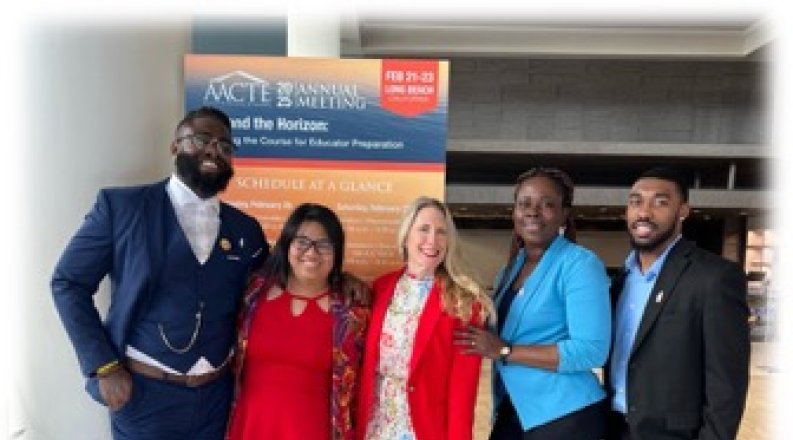 Holmes Scholars take picture at AACTE conference