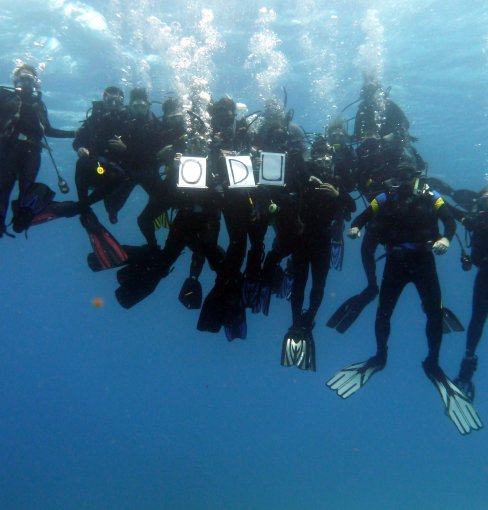 Diving Students Display ODU Pride