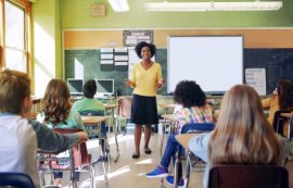 teacher-classroom-teens.